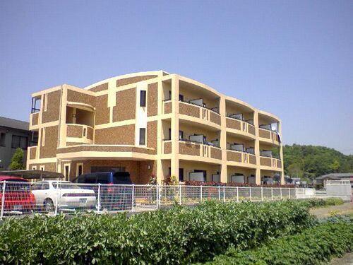 ジュネス・アビタシオンの物件外観写真