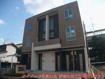 プラシードの物件外観写真