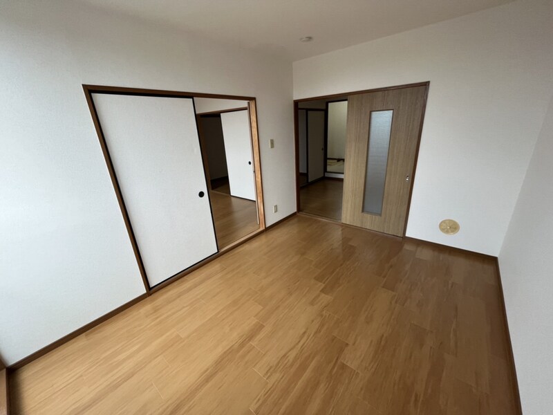 プラザ亀山の物件内観写真