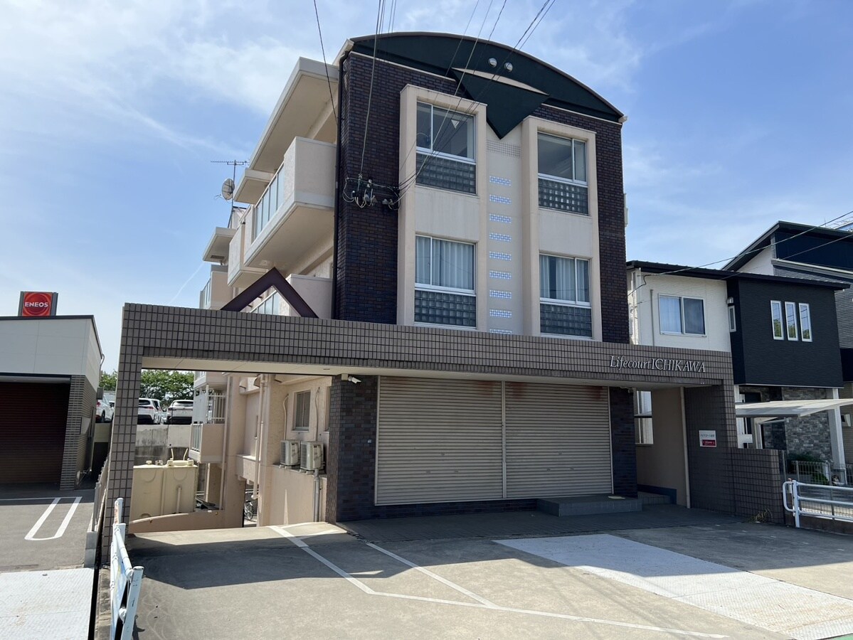 ライフコート市川の物件外観写真