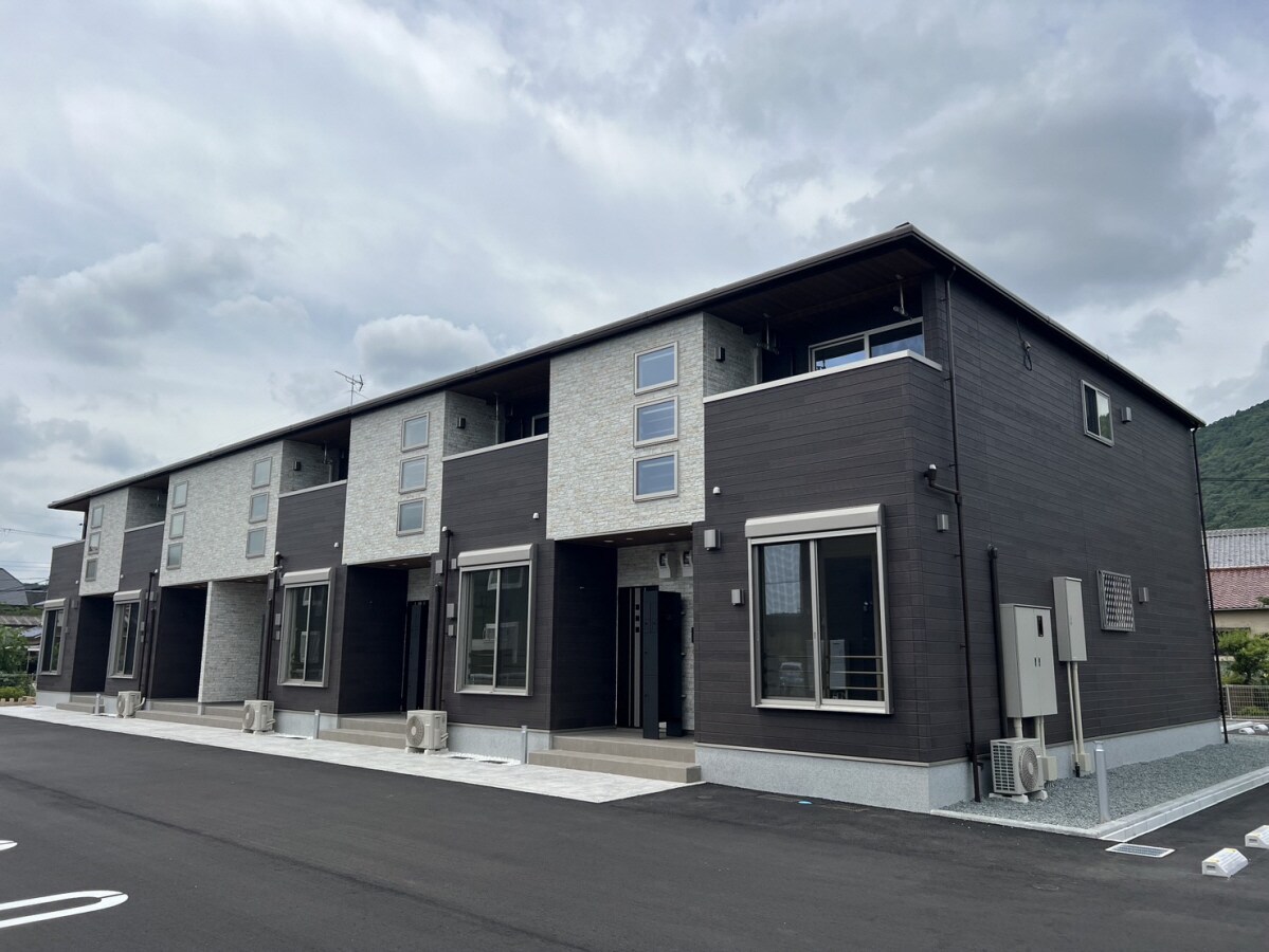 ハウオリエカヒの物件外観写真