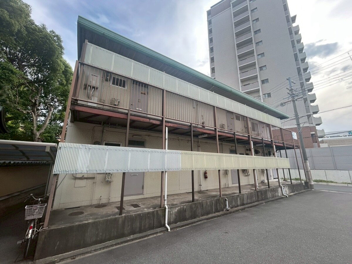 フジイコーポの物件外観写真