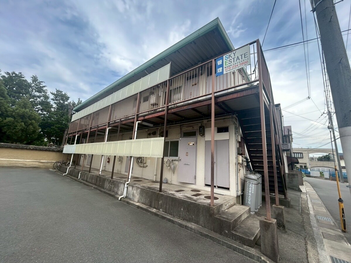 フジイコーポの物件外観写真