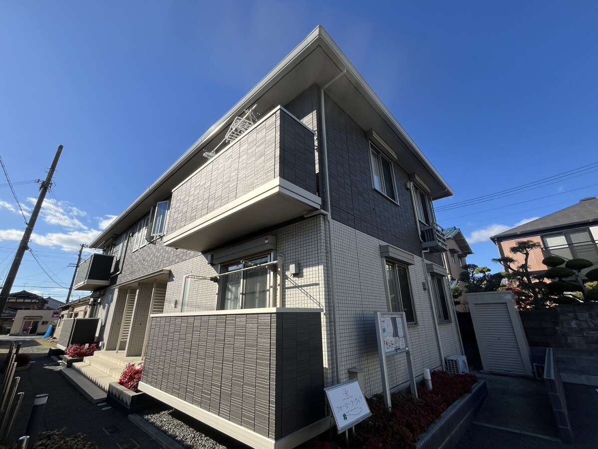 フォーリーフ・ヴィラの物件外観写真