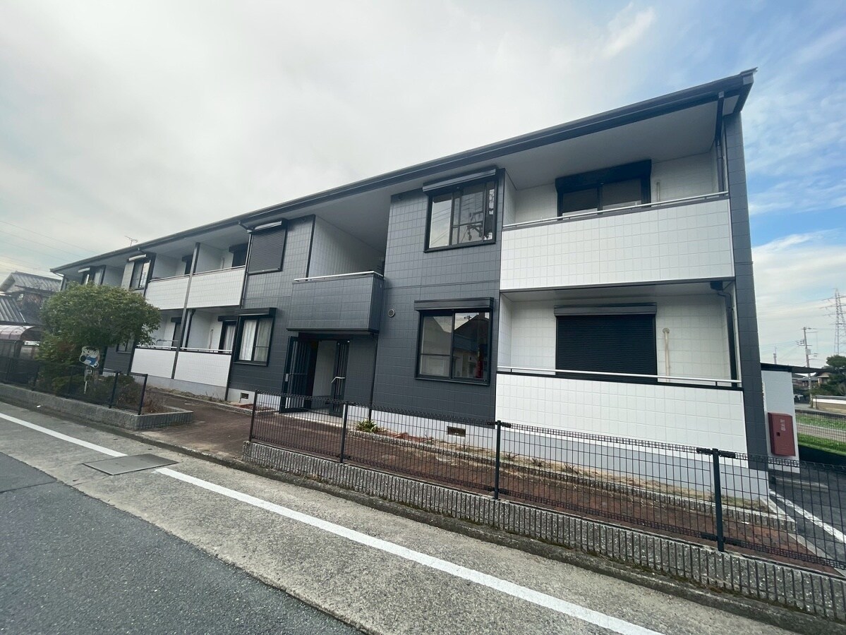 ウォームフロント岡田の物件外観写真