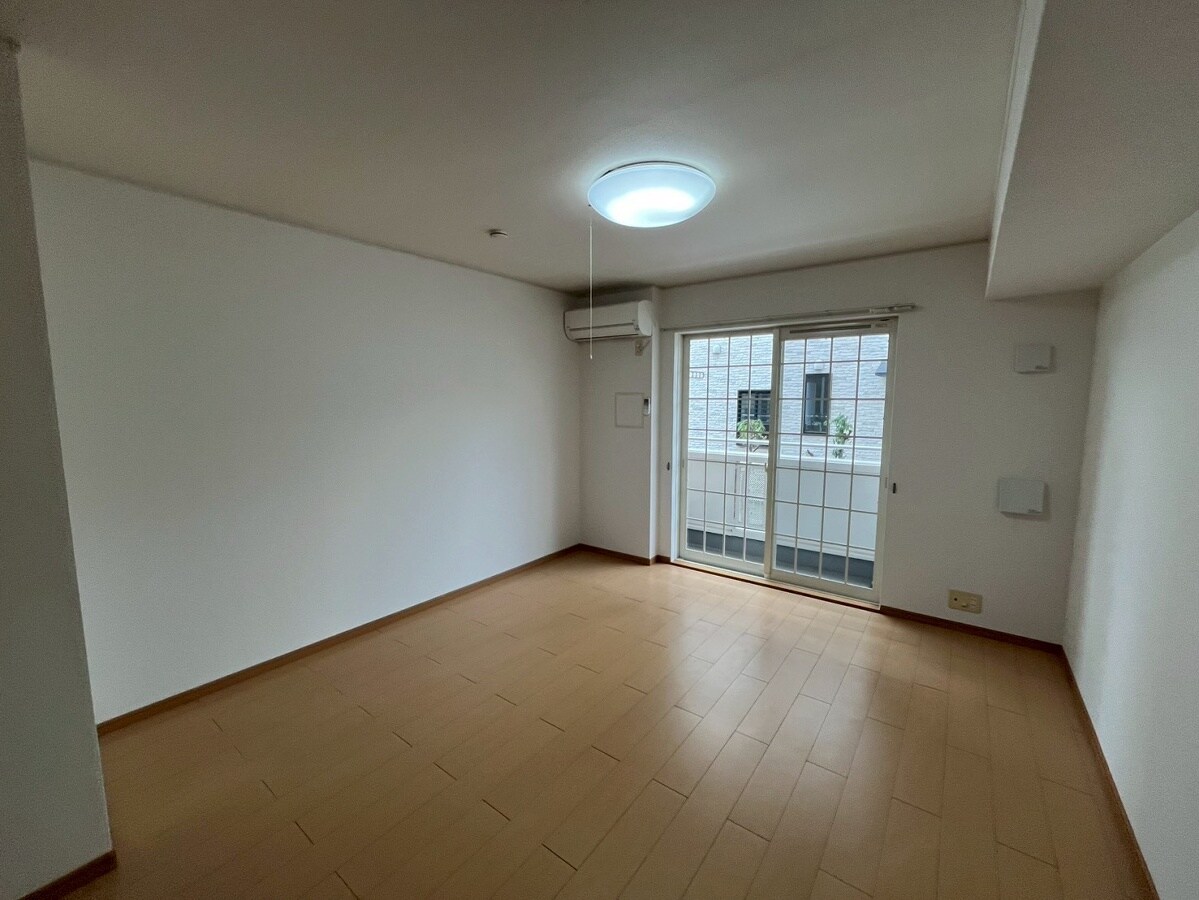 ワイズ　コンブリオの物件内観写真