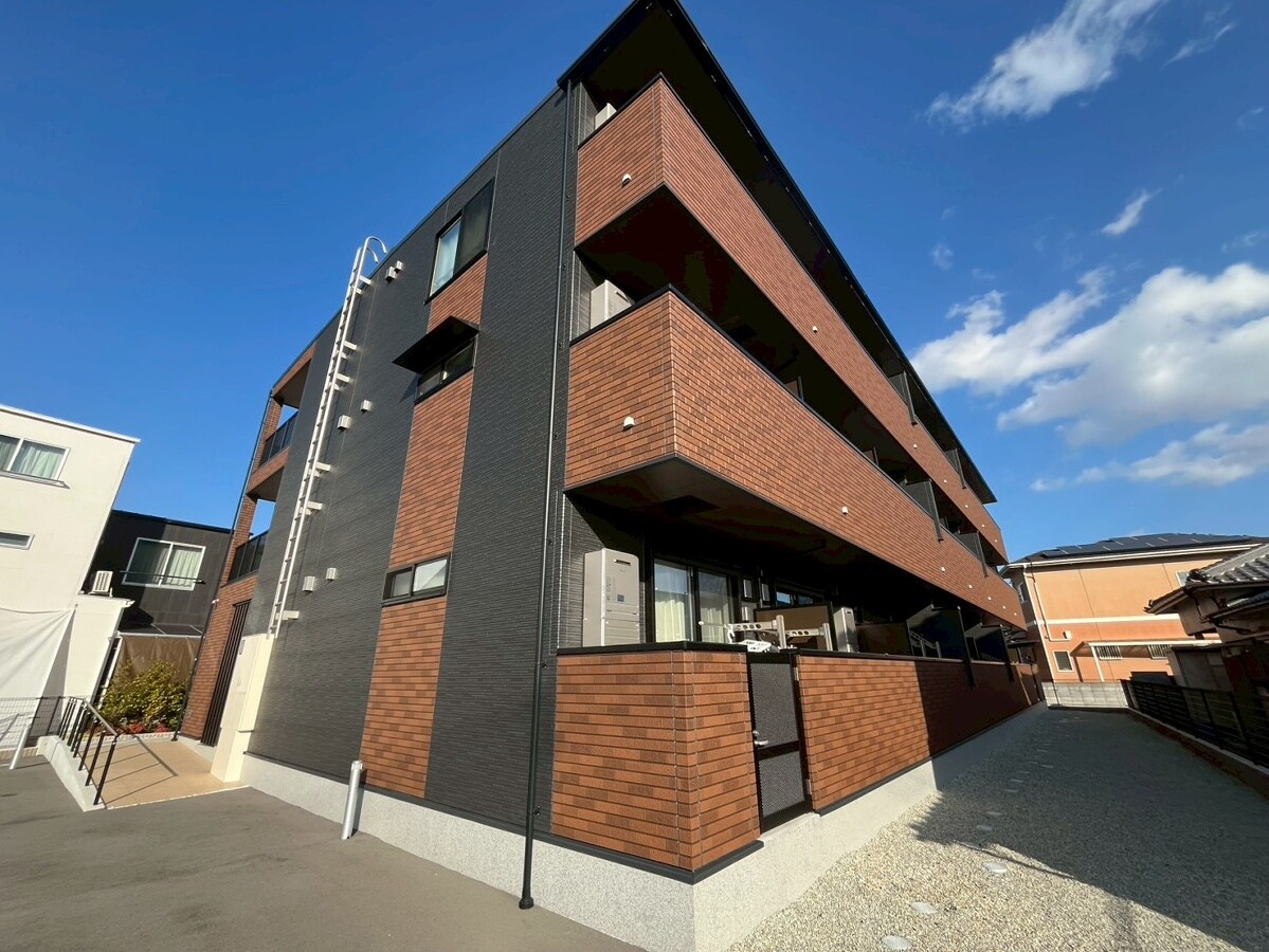 アリュールの物件外観写真