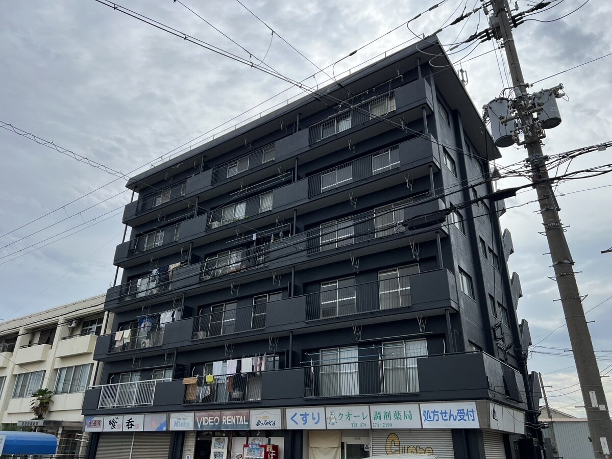 オリエンタルマンションの物件外観写真