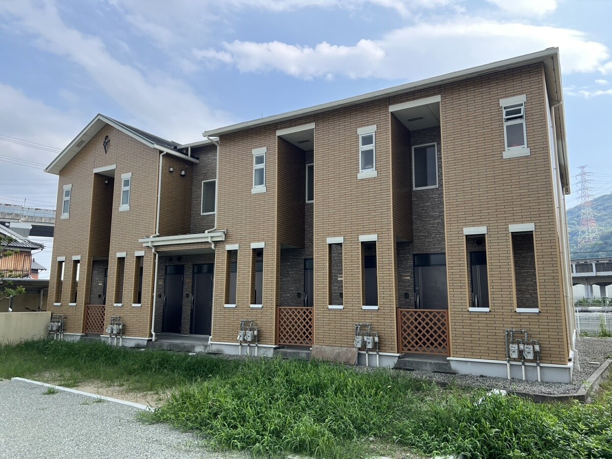 メゾンサンベリーナの物件外観写真