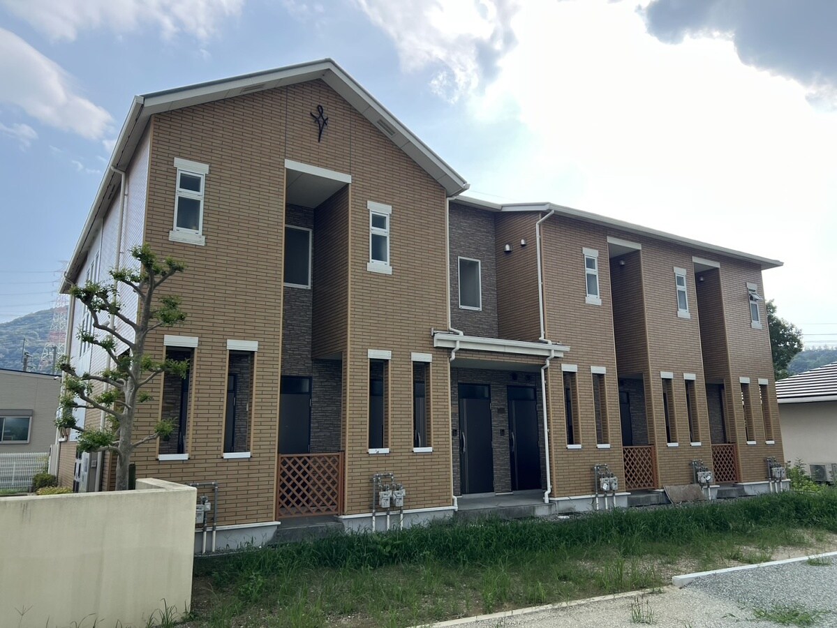 メゾンサンベリーナの物件外観写真