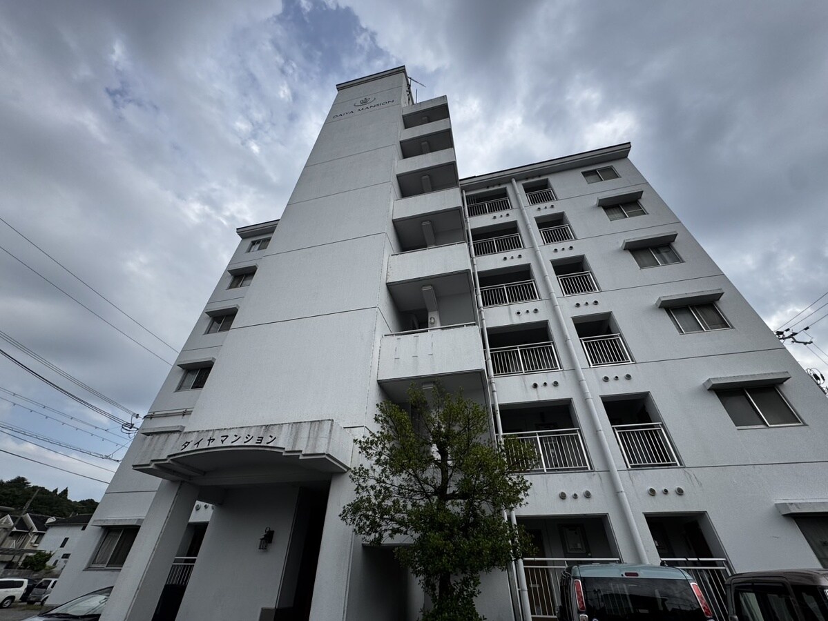 ダイヤマンションの物件外観写真