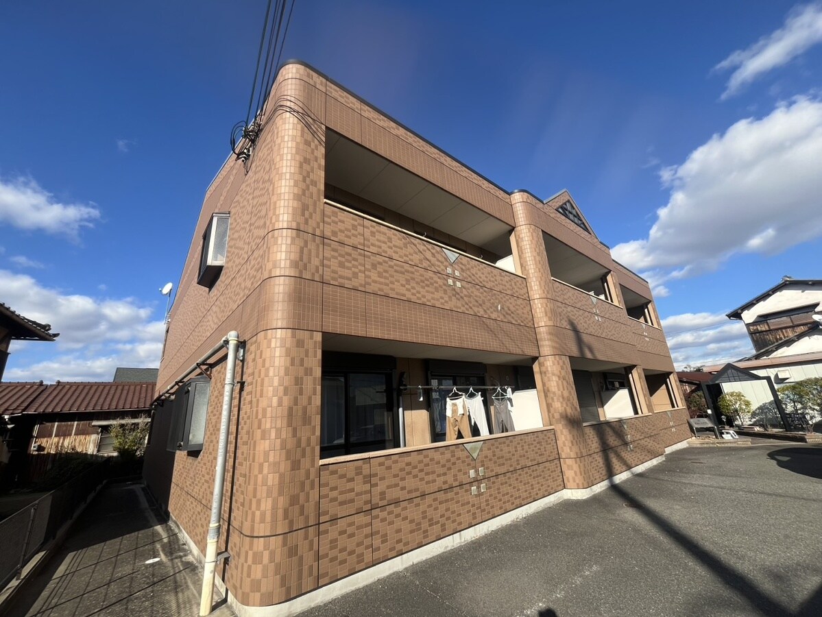 グローリアスの物件外観写真