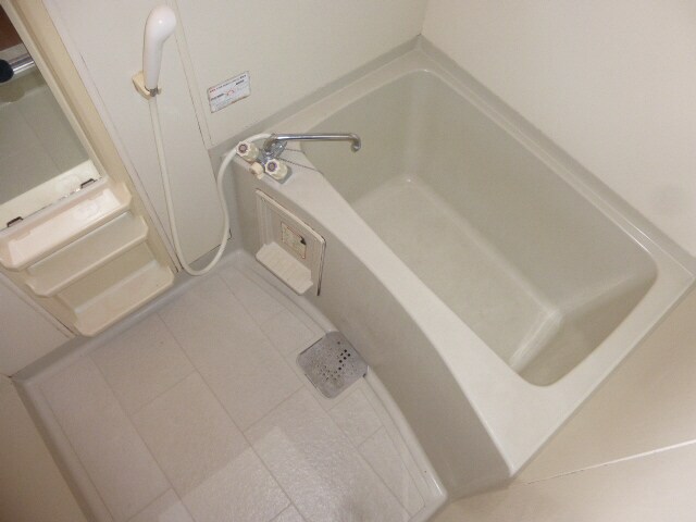 ハイカムールエレガンスの物件内観写真