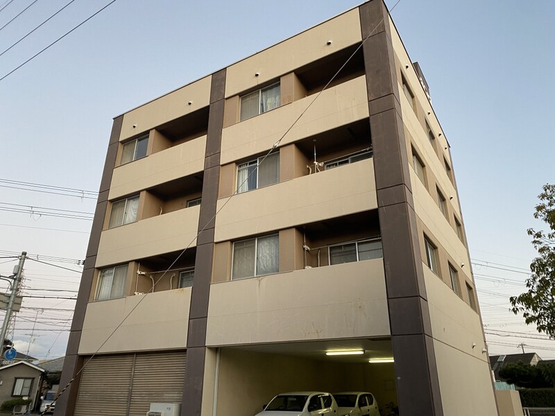 ロイヤルコーポ荒井の物件外観写真