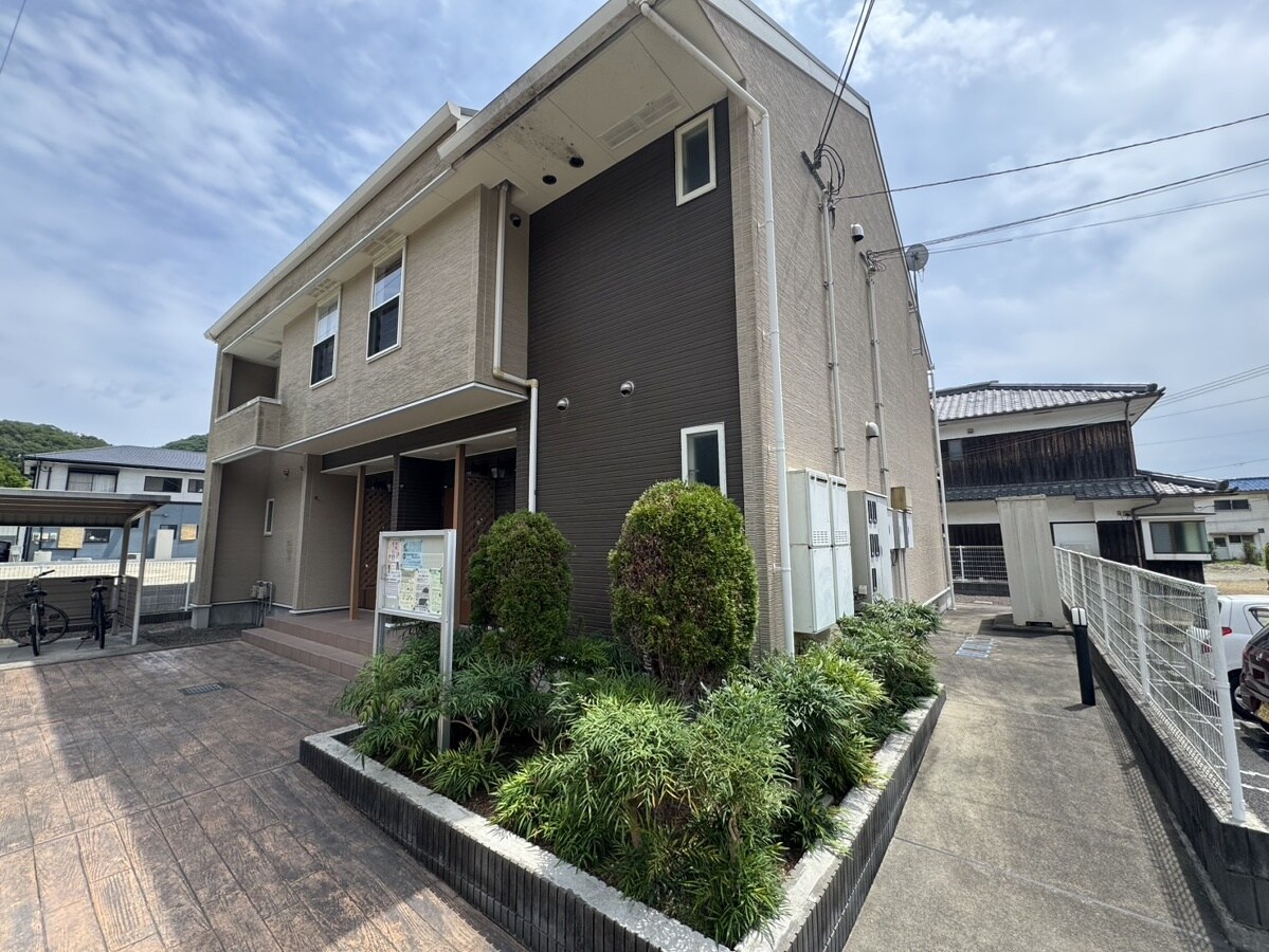 スクエア・センチュリーの物件外観写真