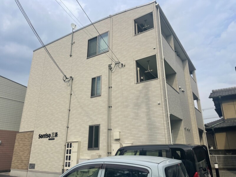 ソリッソ三条の物件外観写真