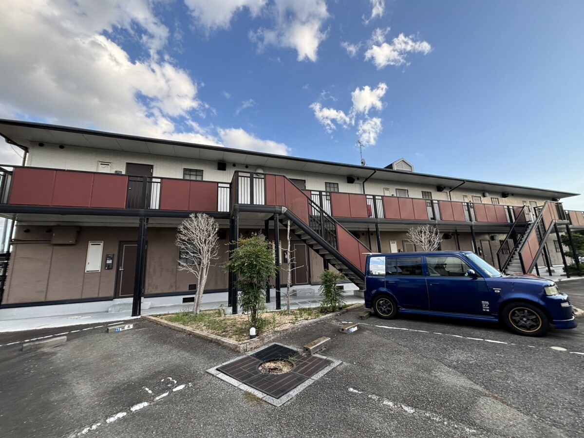 ハッピーバード市川の物件外観写真