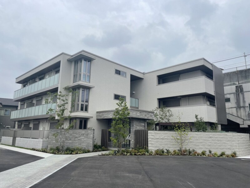 シャーメゾングラン今在家の物件外観写真